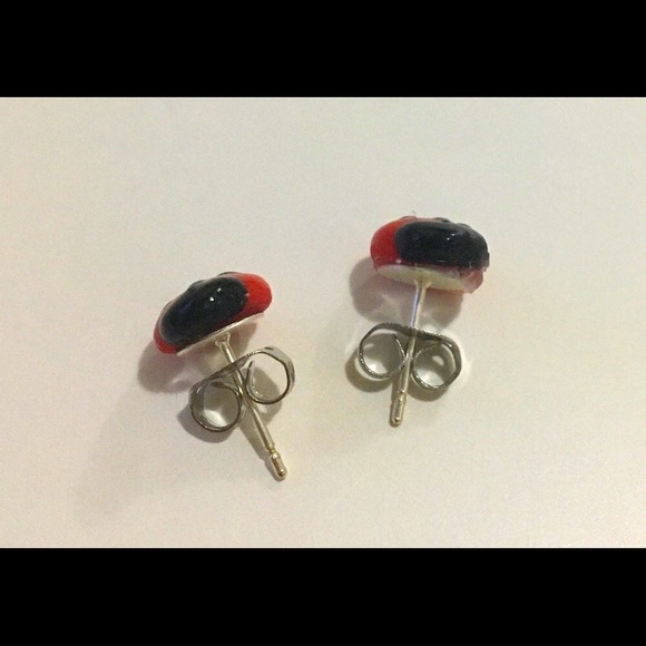 Ladybug 🐞 Earrings - Picture 4 of 5